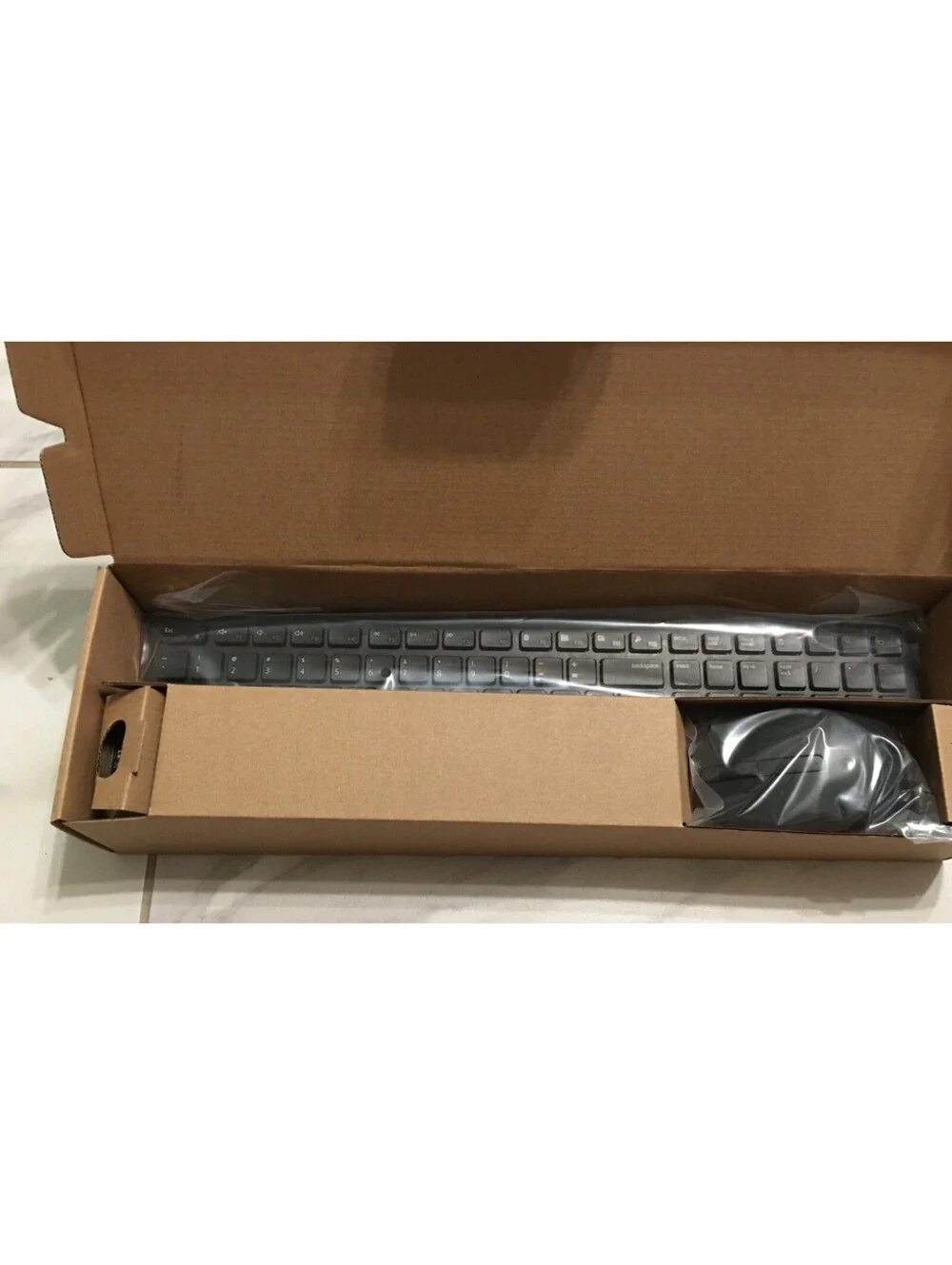 Dell Wireless Keyboar and Mouse KB3121Wt / MS3121Wt SD-8160, New